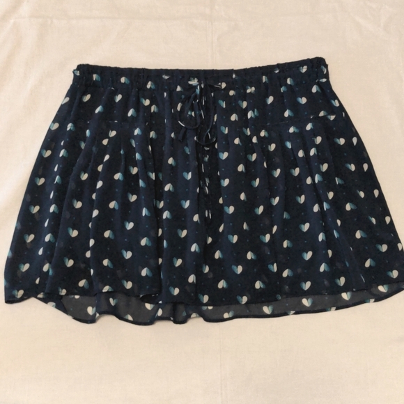 American Eagle Outfitters Dresses & Skirts - American Eagle Heart Print Mini Skirt